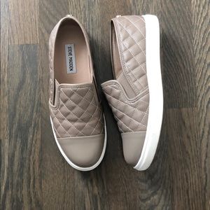 Steve Madden platform slides